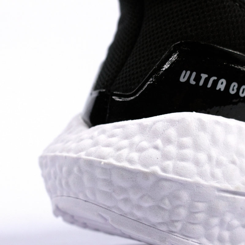 Ultra Boost Preto + Ultra Boost Branco - Masculino