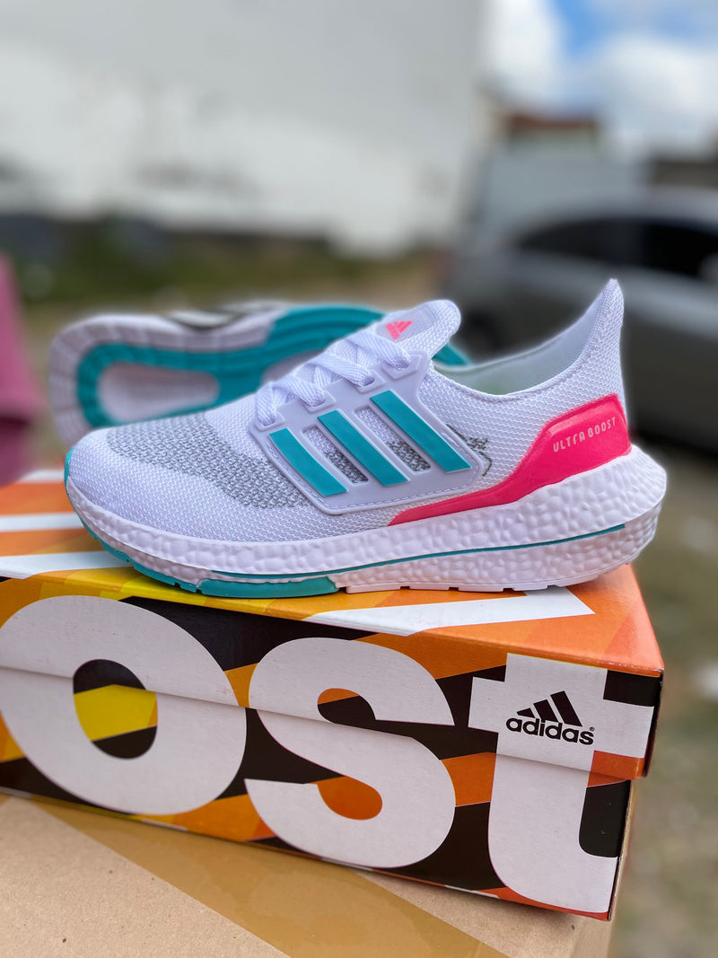 Ultra Boost Cinza + Ultra Boost Branco/Azul - Feminino