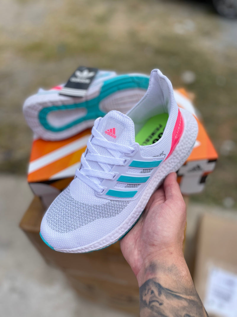 Ultra Boost Cinza + Ultra Boost Branco/Azul - Feminino